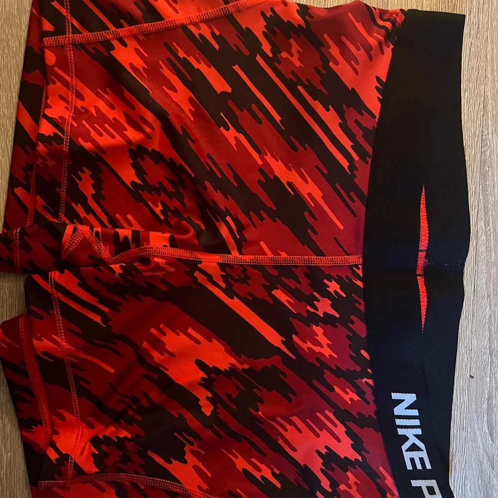 Women’s Nike Pro Red and Black Size large Athletic Shorts